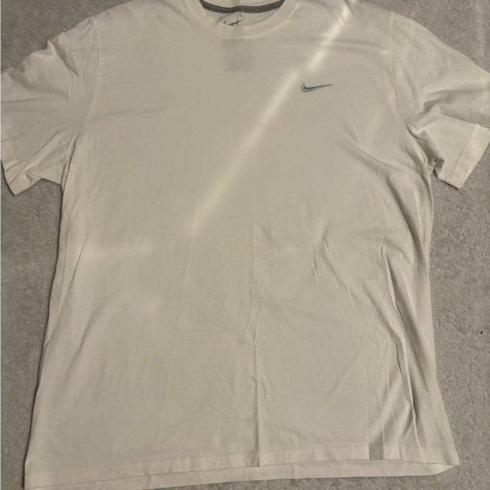 Nike Men's Classic White Tee